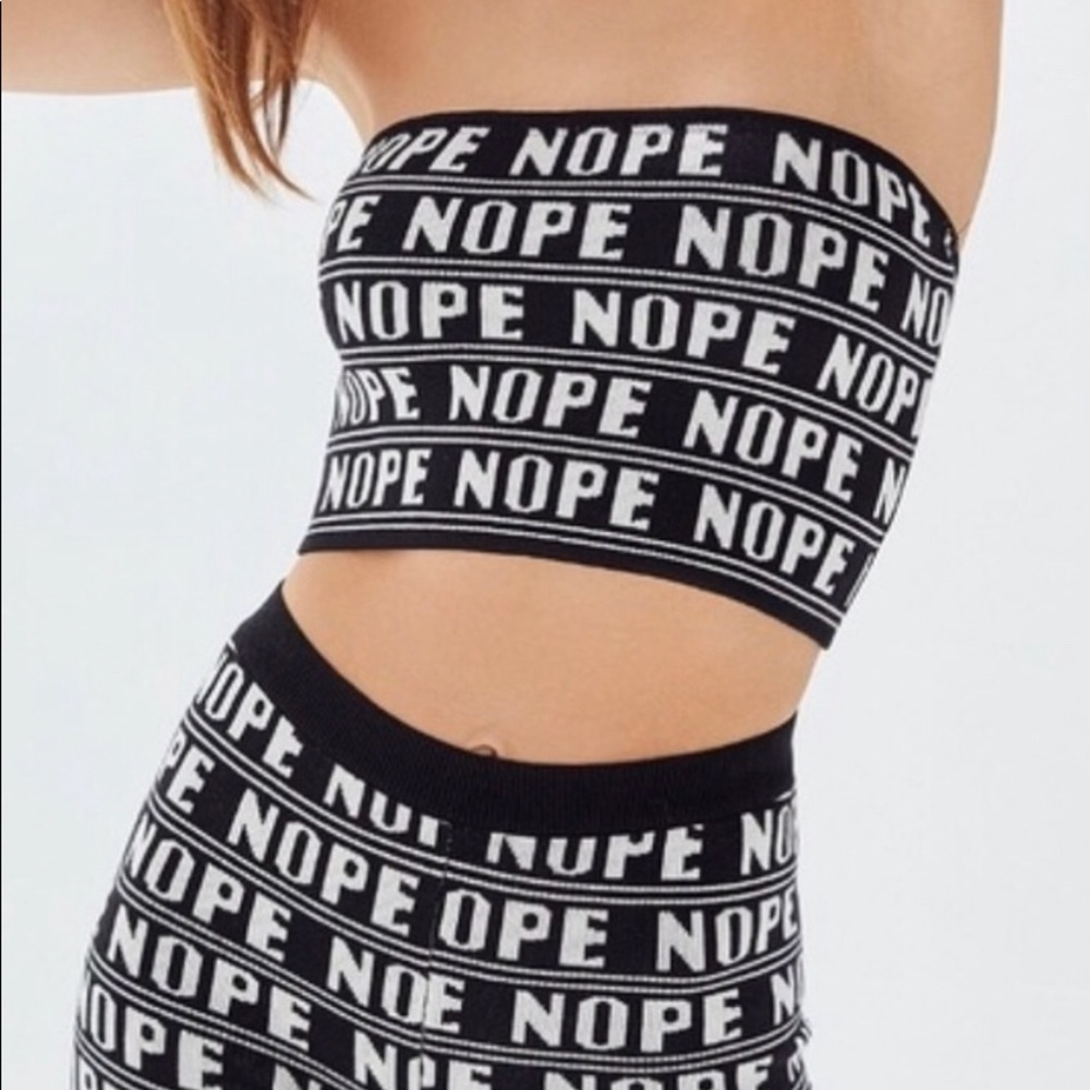 Uo nope top